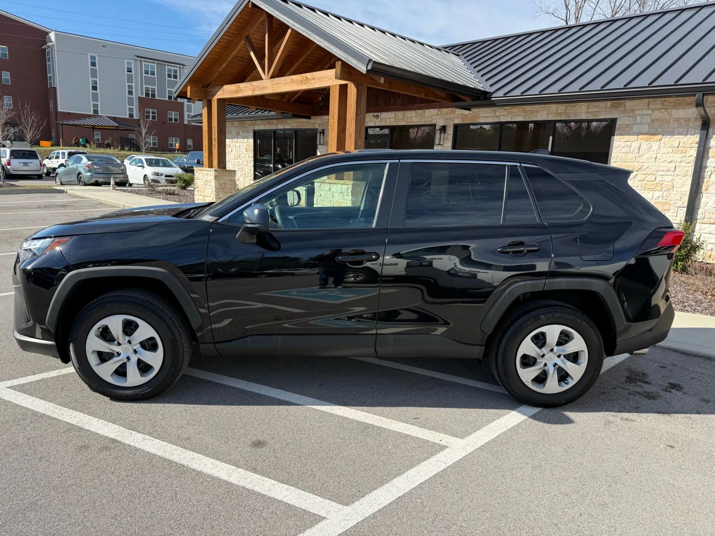2023 Toyota RAV4 LE - Photo 2