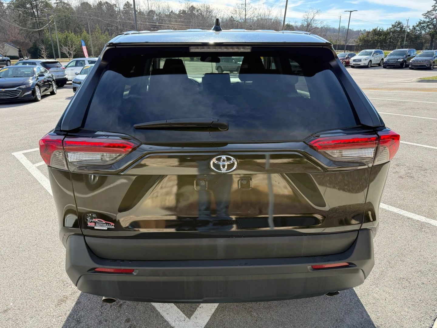 2023 Toyota RAV4 LE - Photo 4