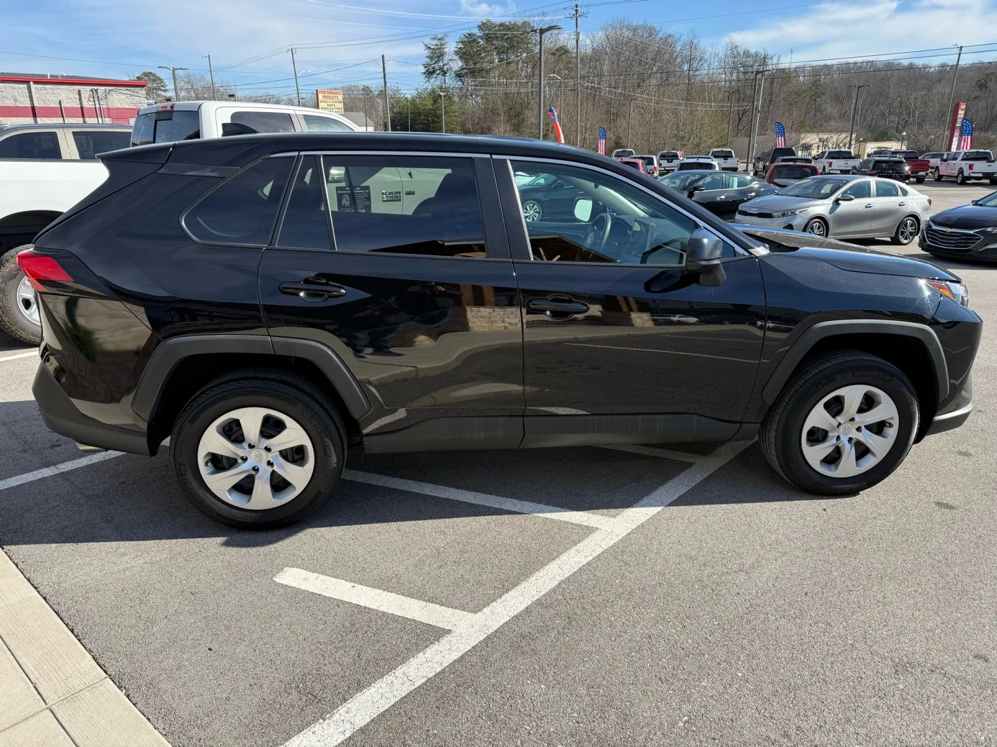 2023 Toyota RAV4 LE - Photo 6