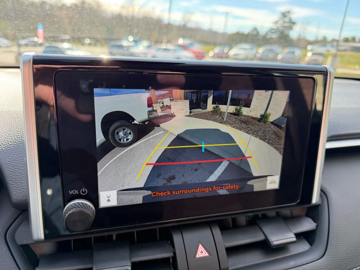 2023 Toyota RAV4 LE - Photo 22