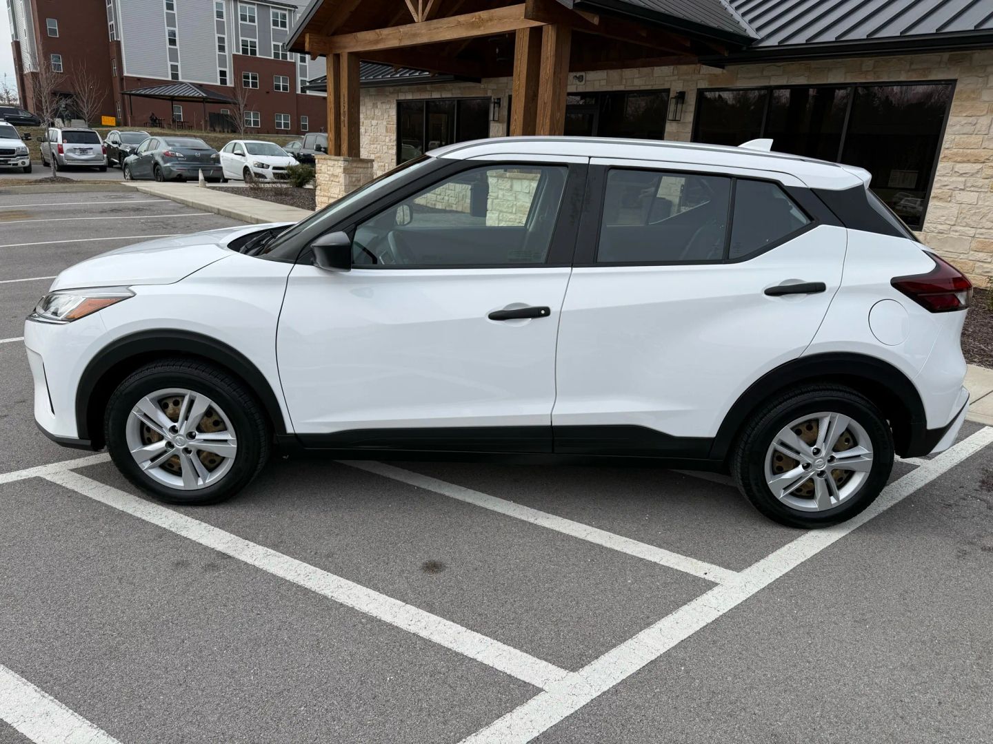 2022 Nissan Kicks S - Photo 2