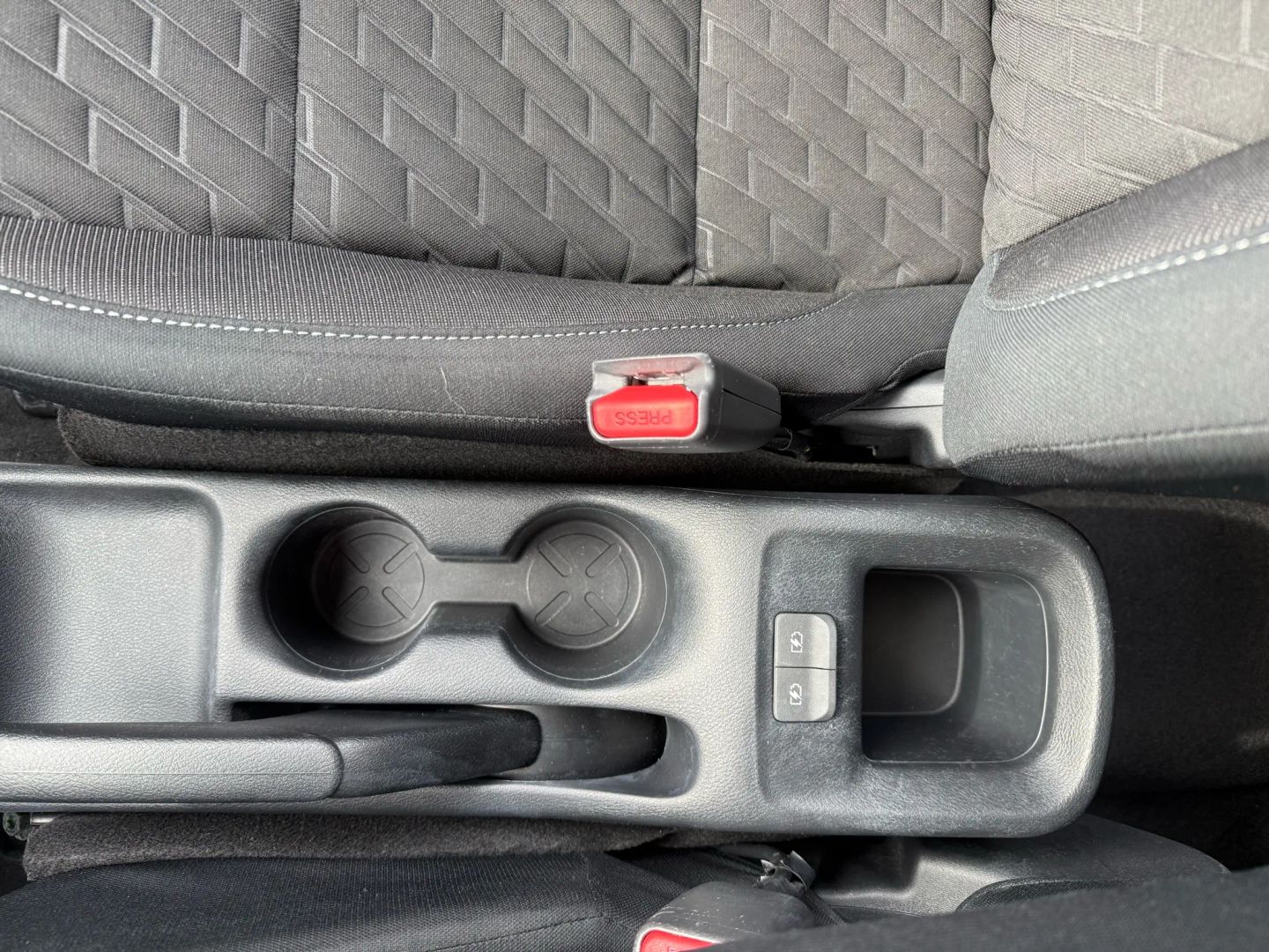 2022 Nissan Kicks S - Photo 18