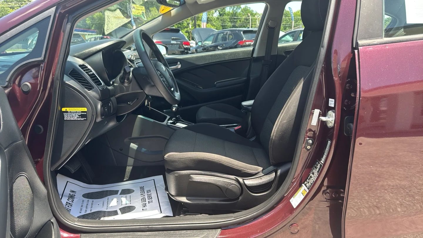 2018 Kia FORTE LX - Photo 11