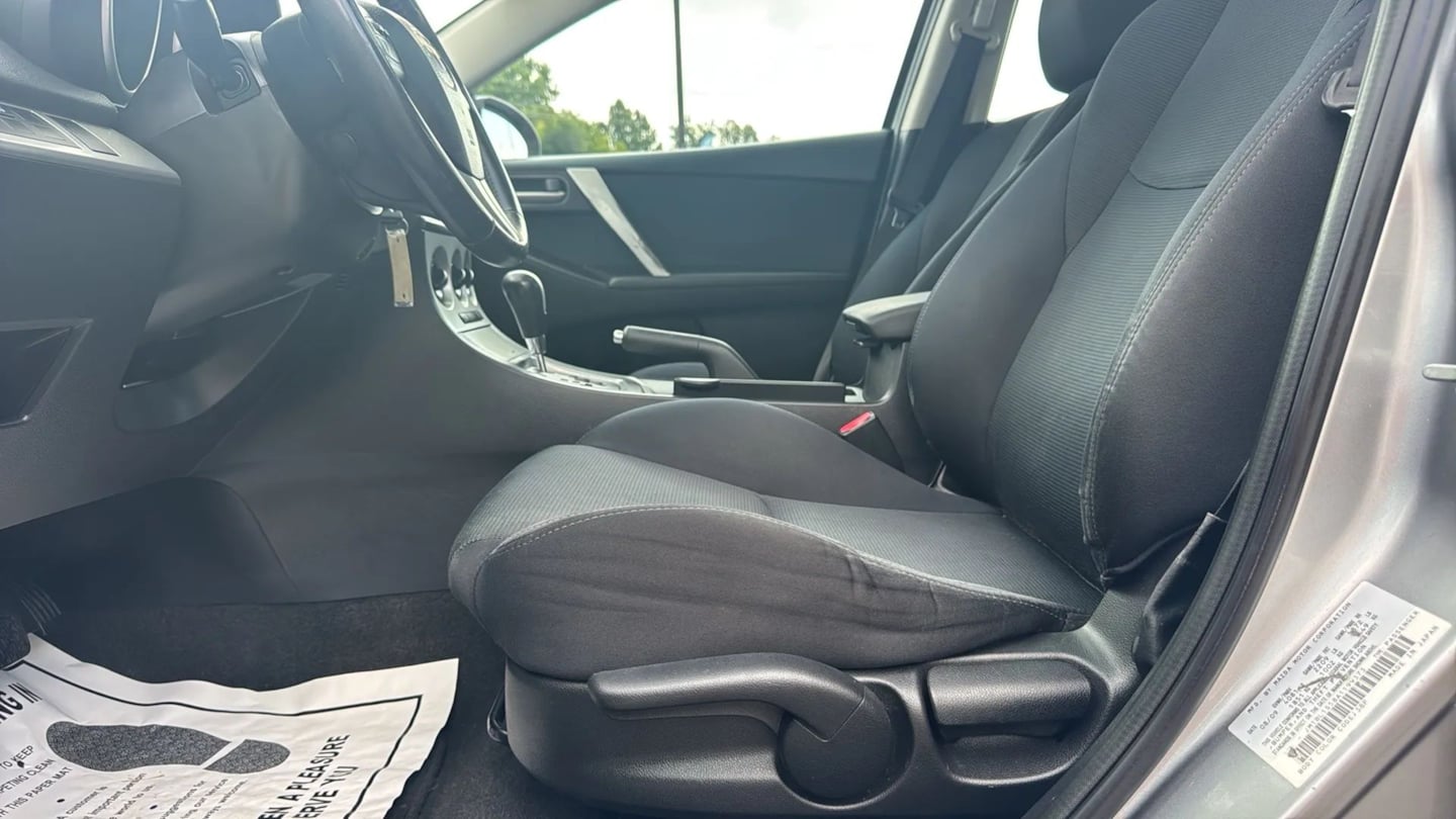 2010 Mazda MAZDA3 s Sport - Photo 17