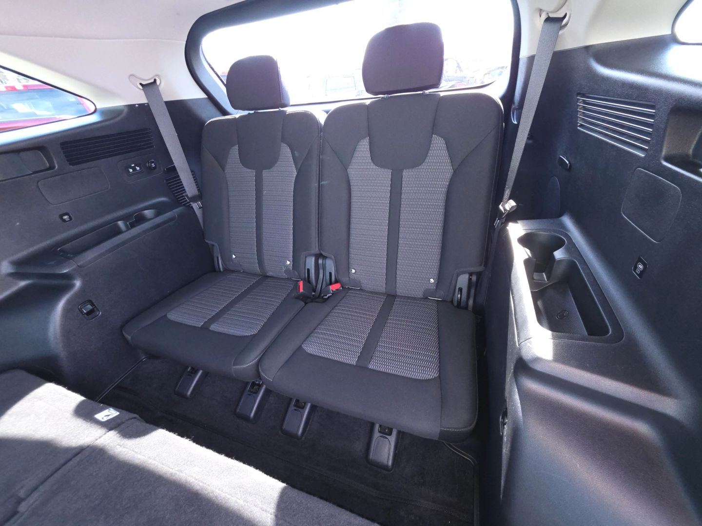 Photo 29 of this Kia Sorento