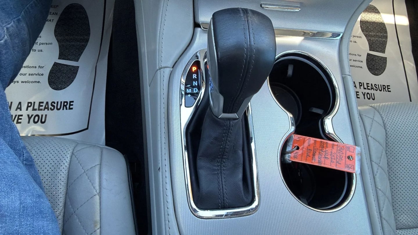 Photo 17 of this Jeep Grand Cherokee