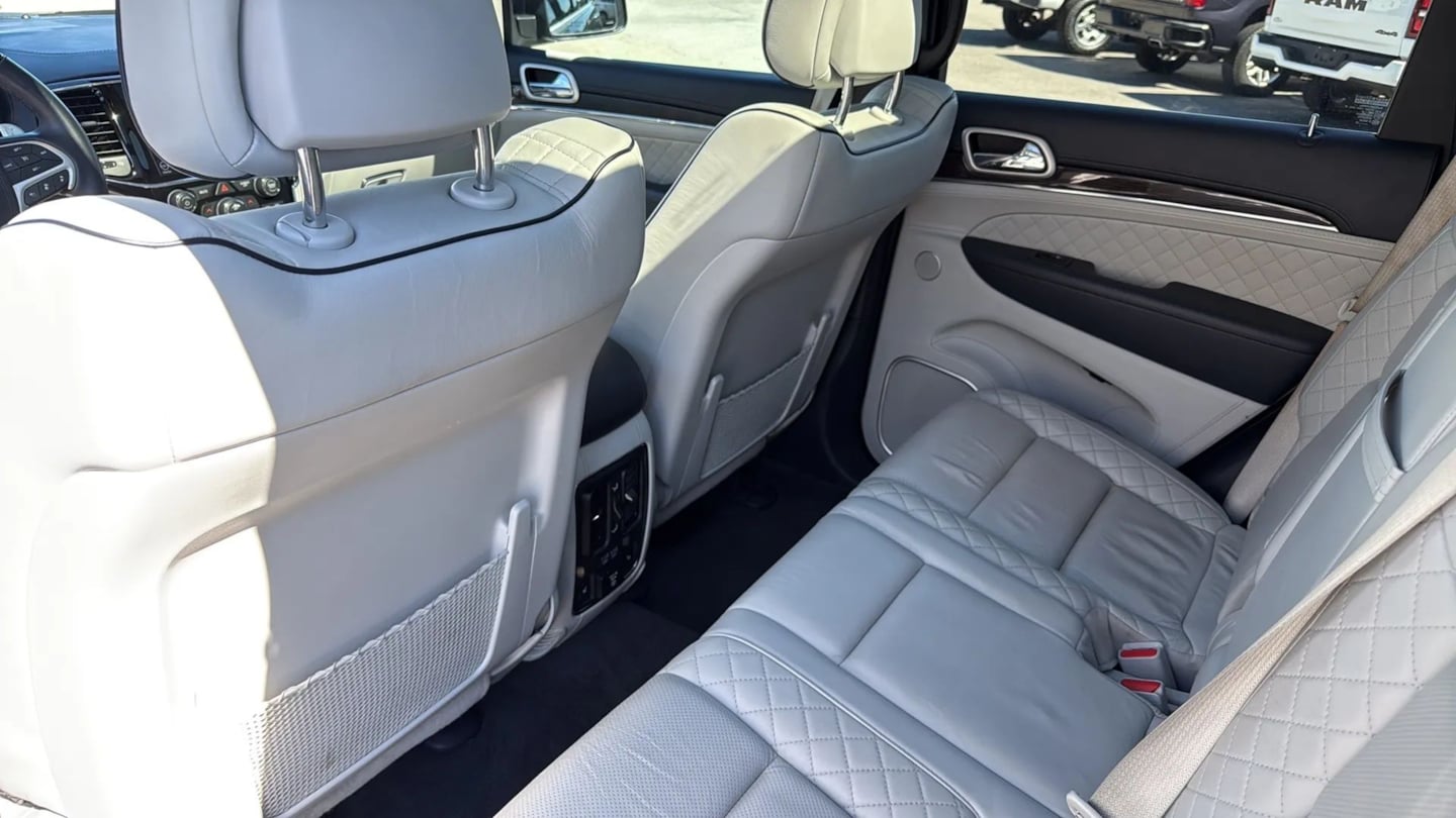Photo 22 of this Jeep Grand Cherokee