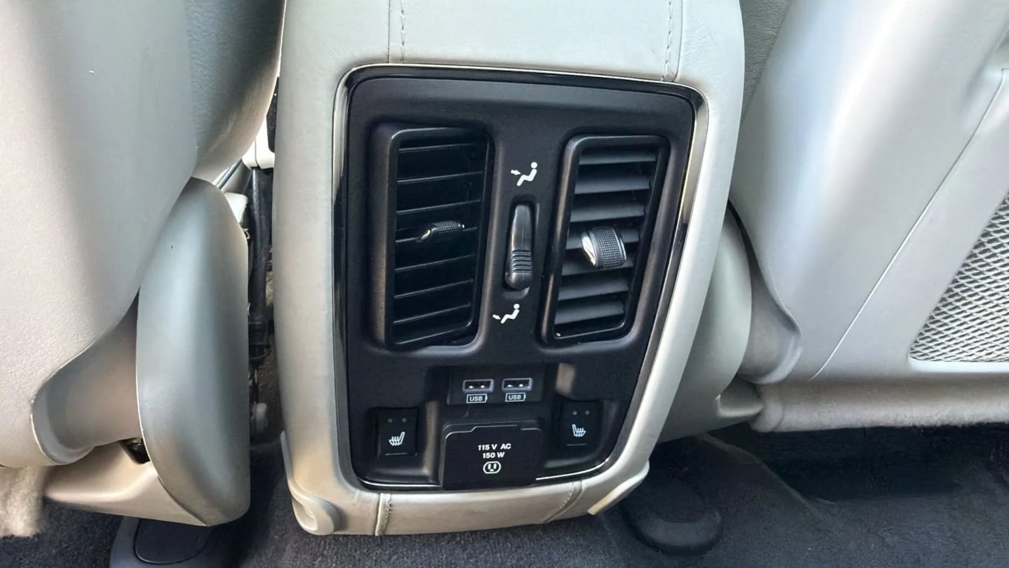 Photo 23 of this Jeep Grand Cherokee
