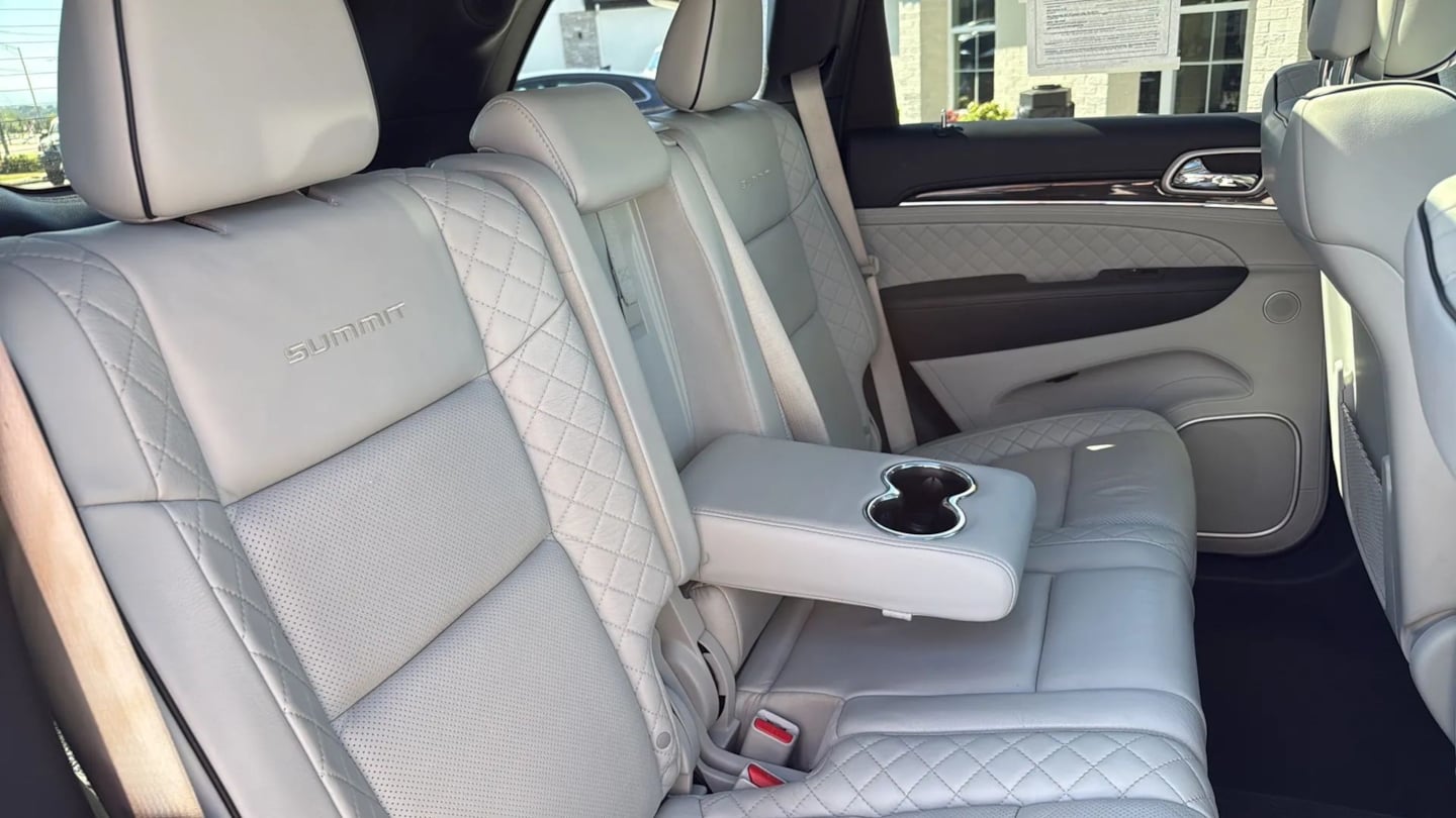 Photo 26 of this Jeep Grand Cherokee