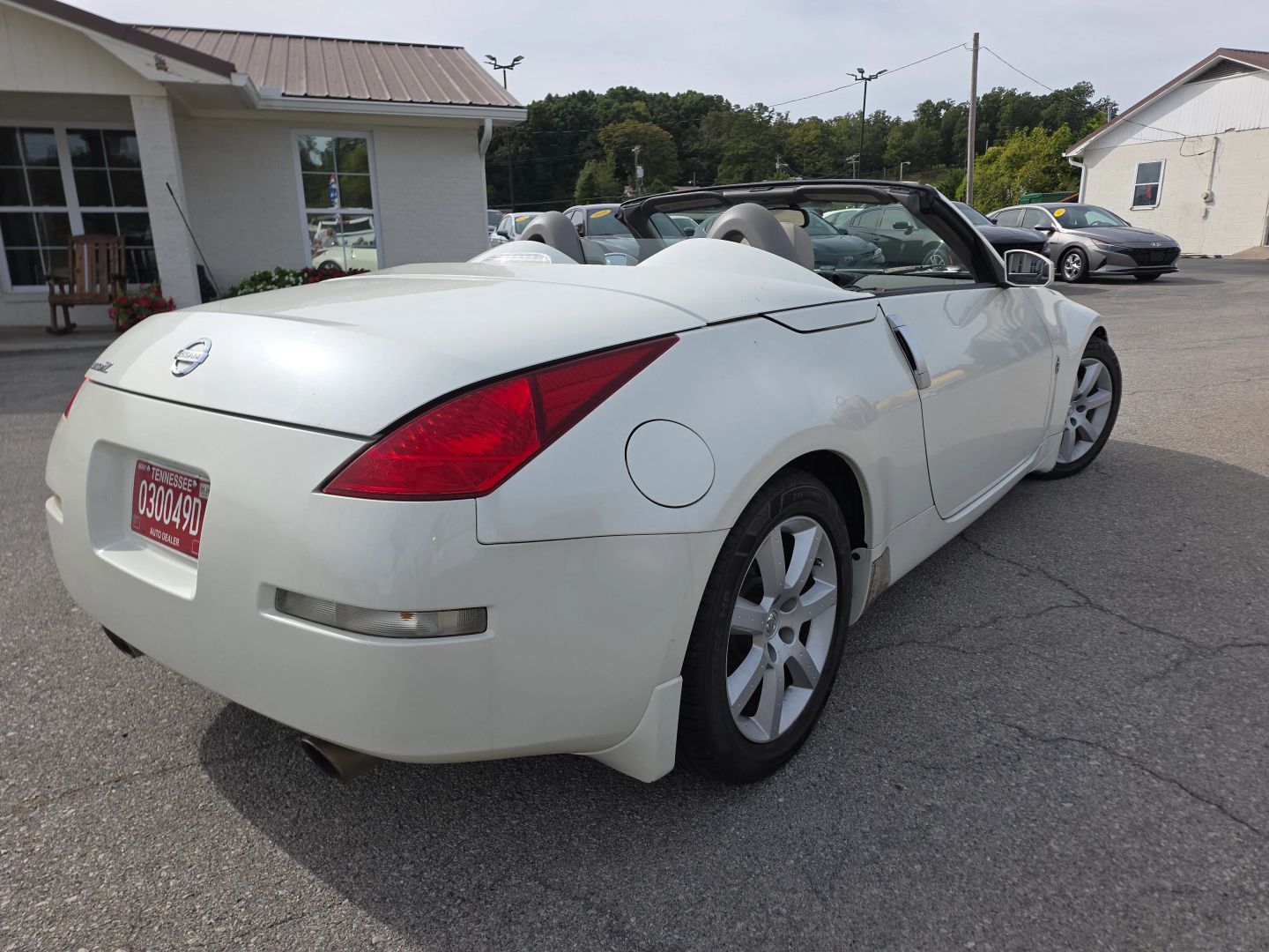Photo 4 of this Nissan 350Z