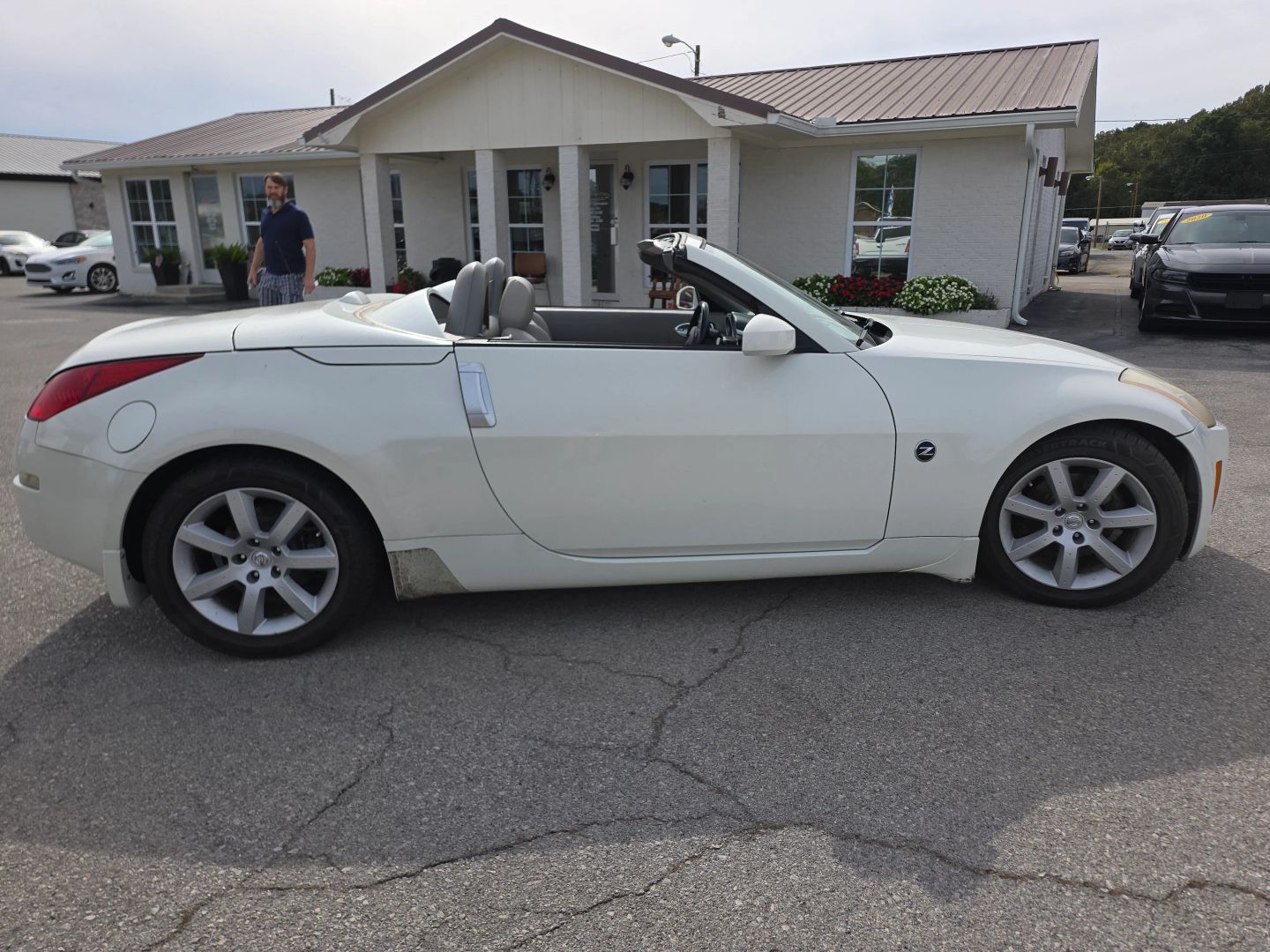 Photo 5 of this Nissan 350Z