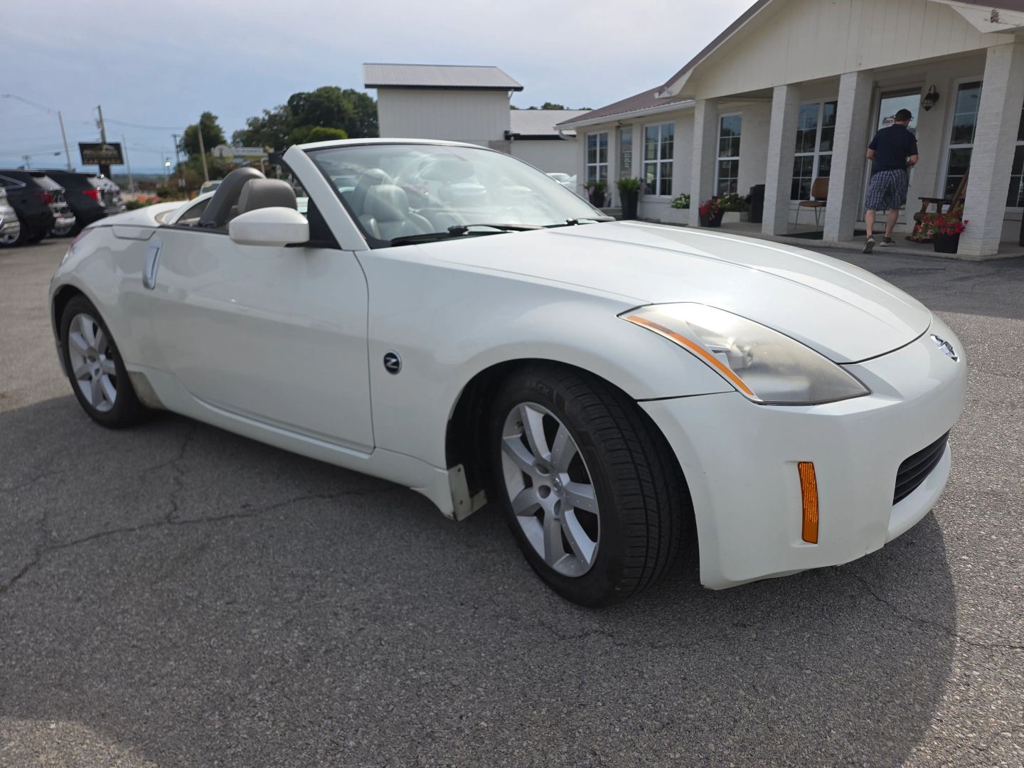 Photo 6 of this Nissan 350Z