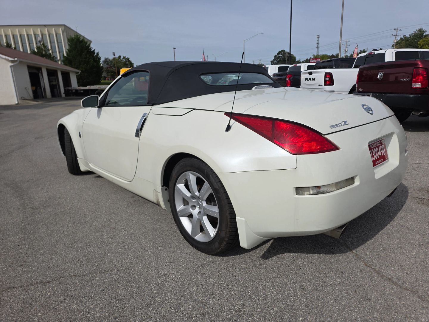 Photo 10 of this Nissan 350Z