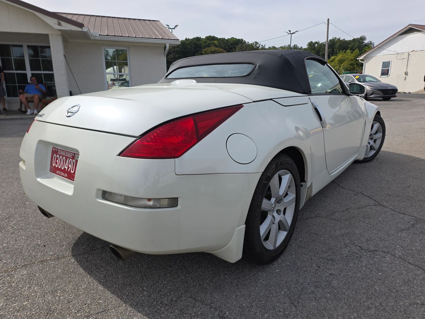 Photo 12 of this Nissan 350Z
