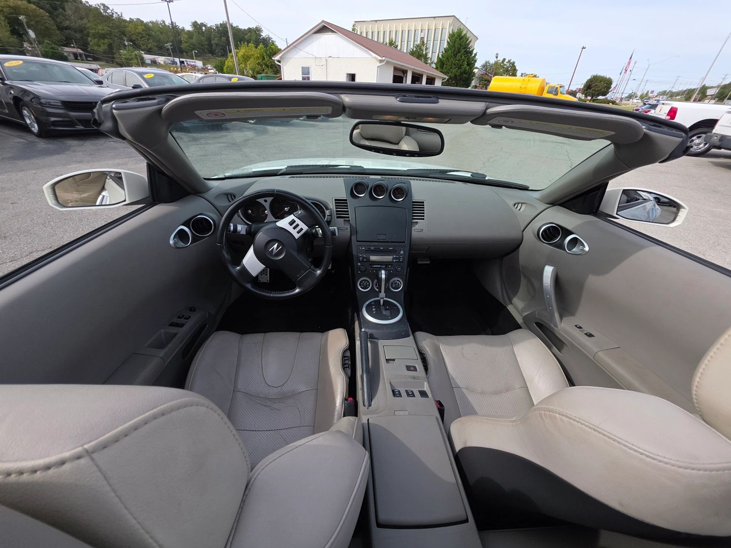 Photo 16 of this Nissan 350Z