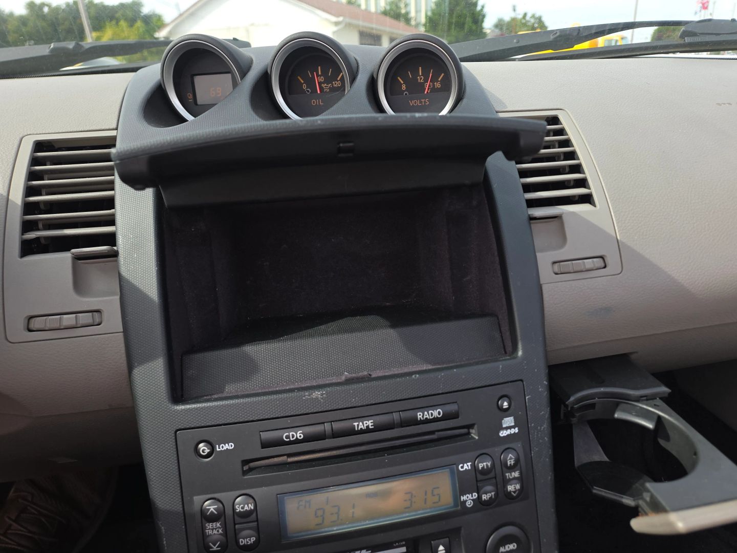 Photo 23 of this Nissan 350Z