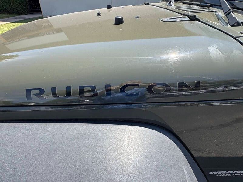 Image 4 of 2015-Jeep-Wrangler-Unlimited-Rubicon