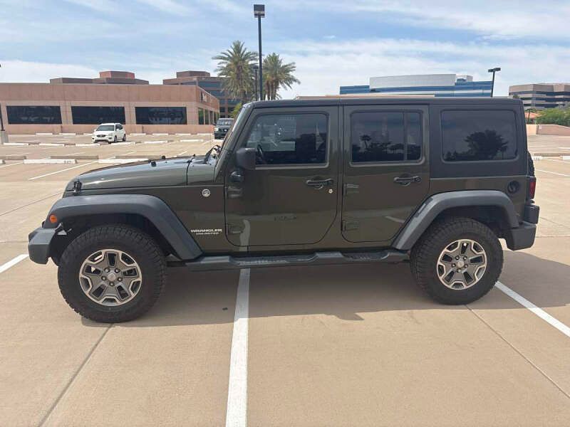 Image 3 of 2015-Jeep-Wrangler-Unlimited-Rubicon