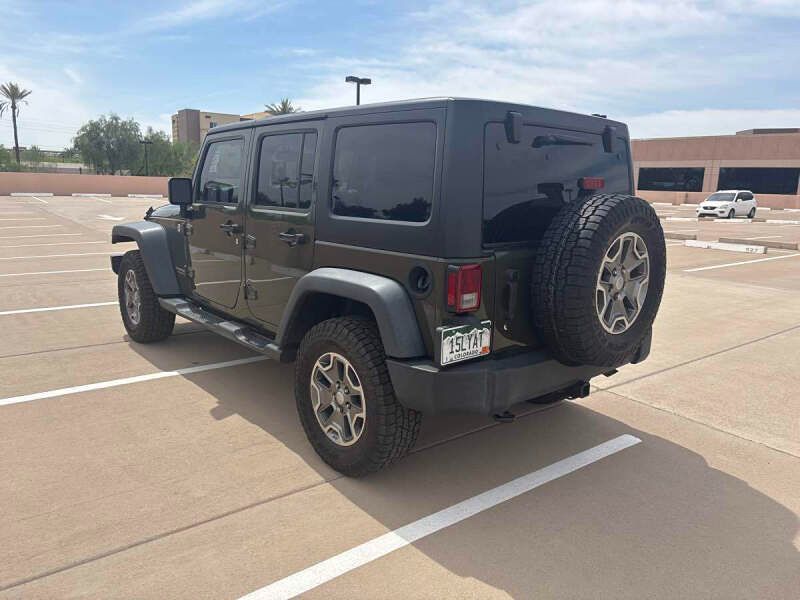 Image 5 of 2015-Jeep-Wrangler-Unlimited-Rubicon