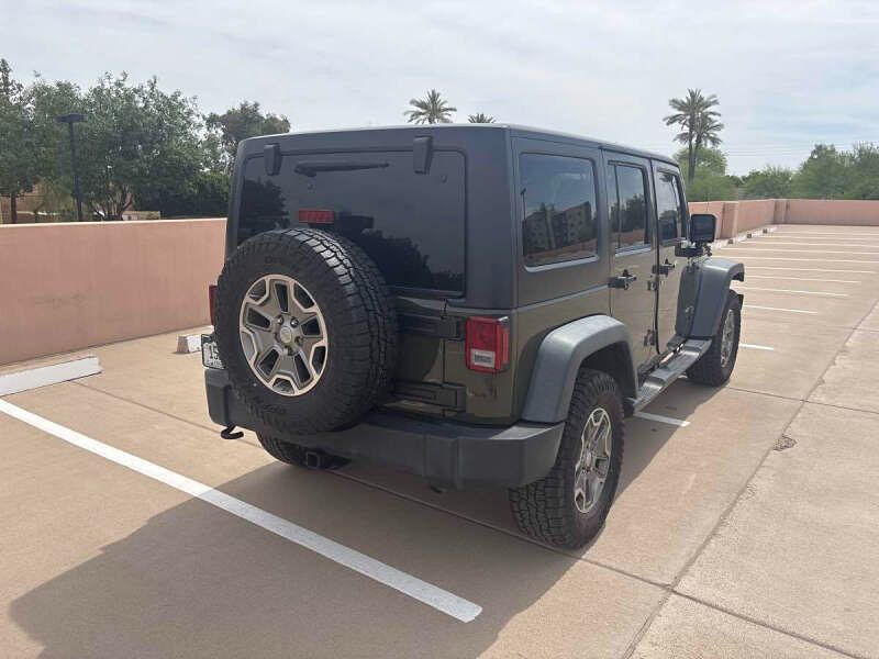 Image 7 of 2015-Jeep-Wrangler-Unlimited-Rubicon