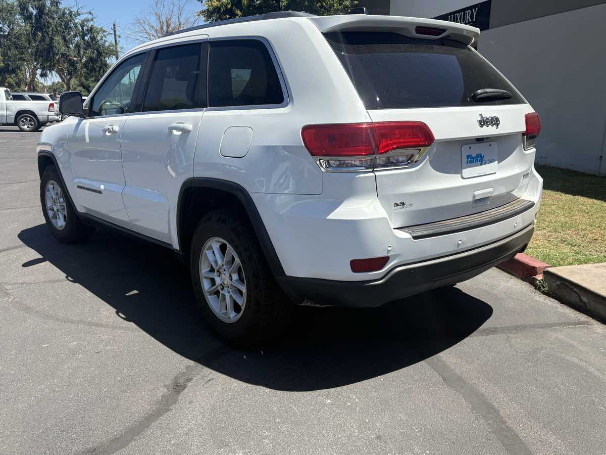 Image 4 of 2018-Jeep-Grand-Cherokee-Laredo-E