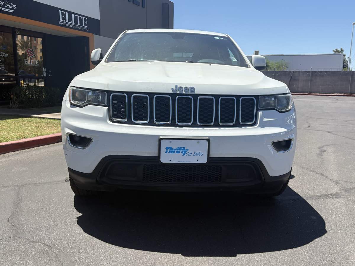 Image 8 of 2018-Jeep-Grand-Cherokee-Laredo-E