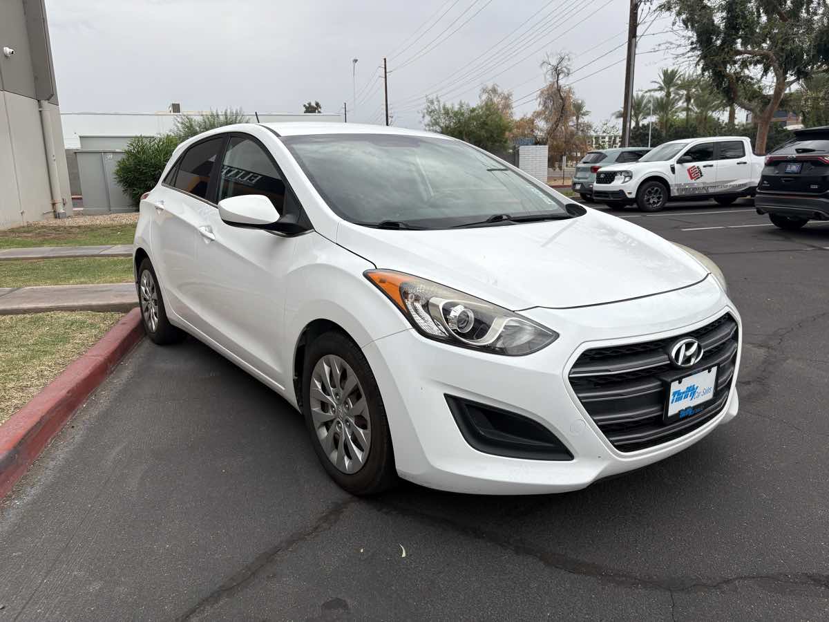 2017 Hyundai Elantra GT GT - Photo 6