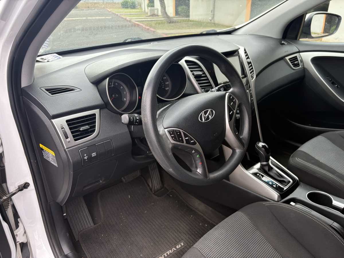 2017 Hyundai Elantra GT GT - Photo 13