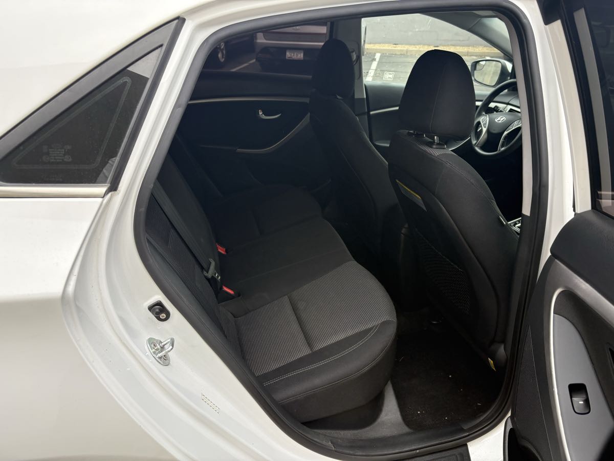 2017 Hyundai Elantra GT GT - Photo 22