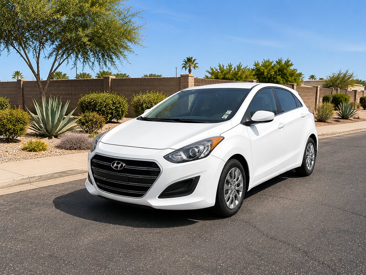 2017 Hyundai Elantra GT GT - Photo 2