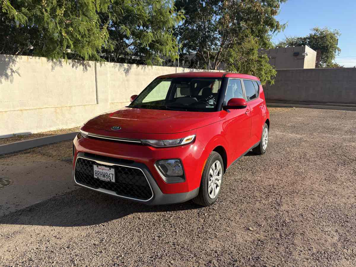 2020 Kia Soul LX - Photo 2