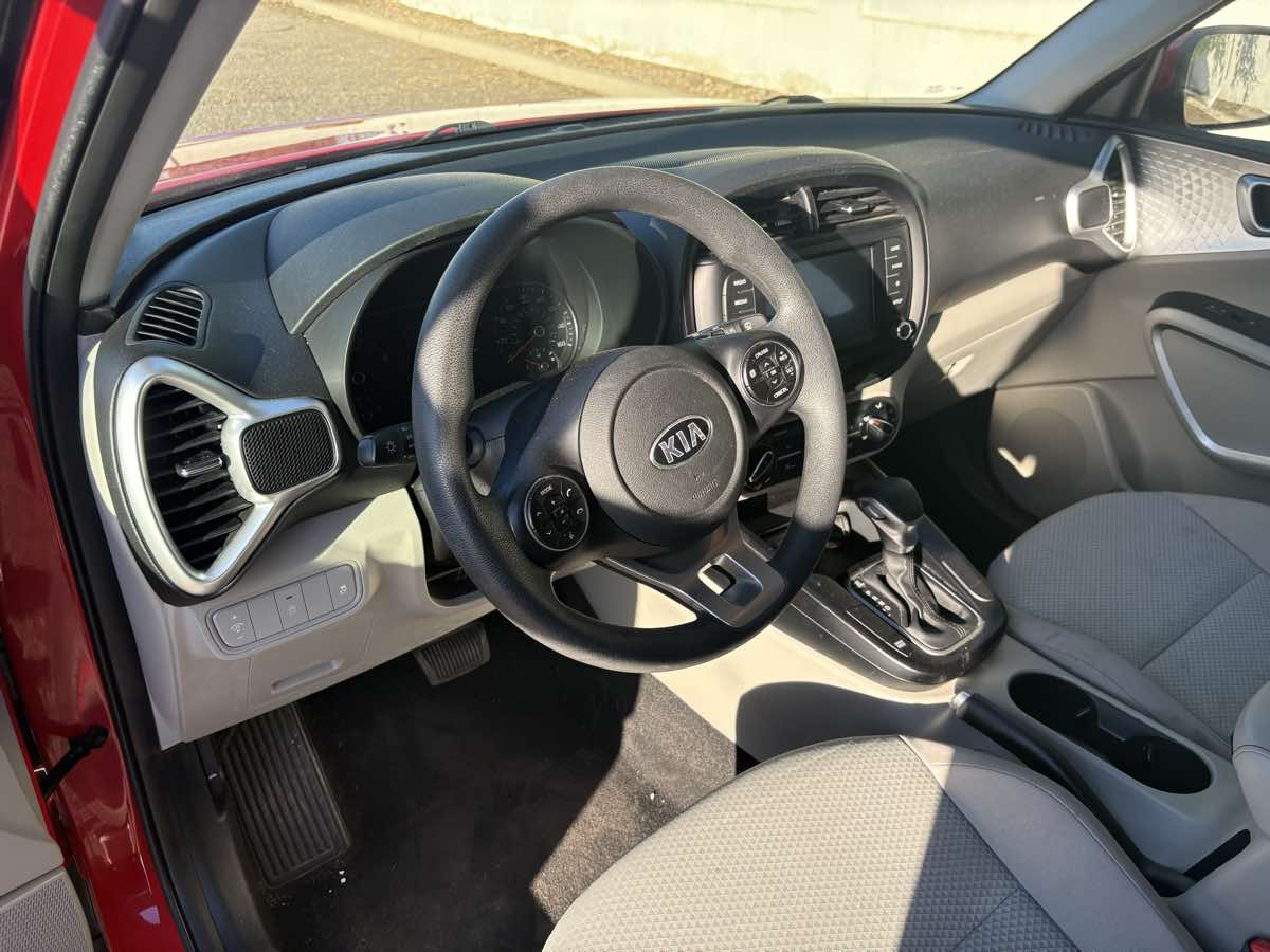 2020 Kia Soul LX - Photo 14
