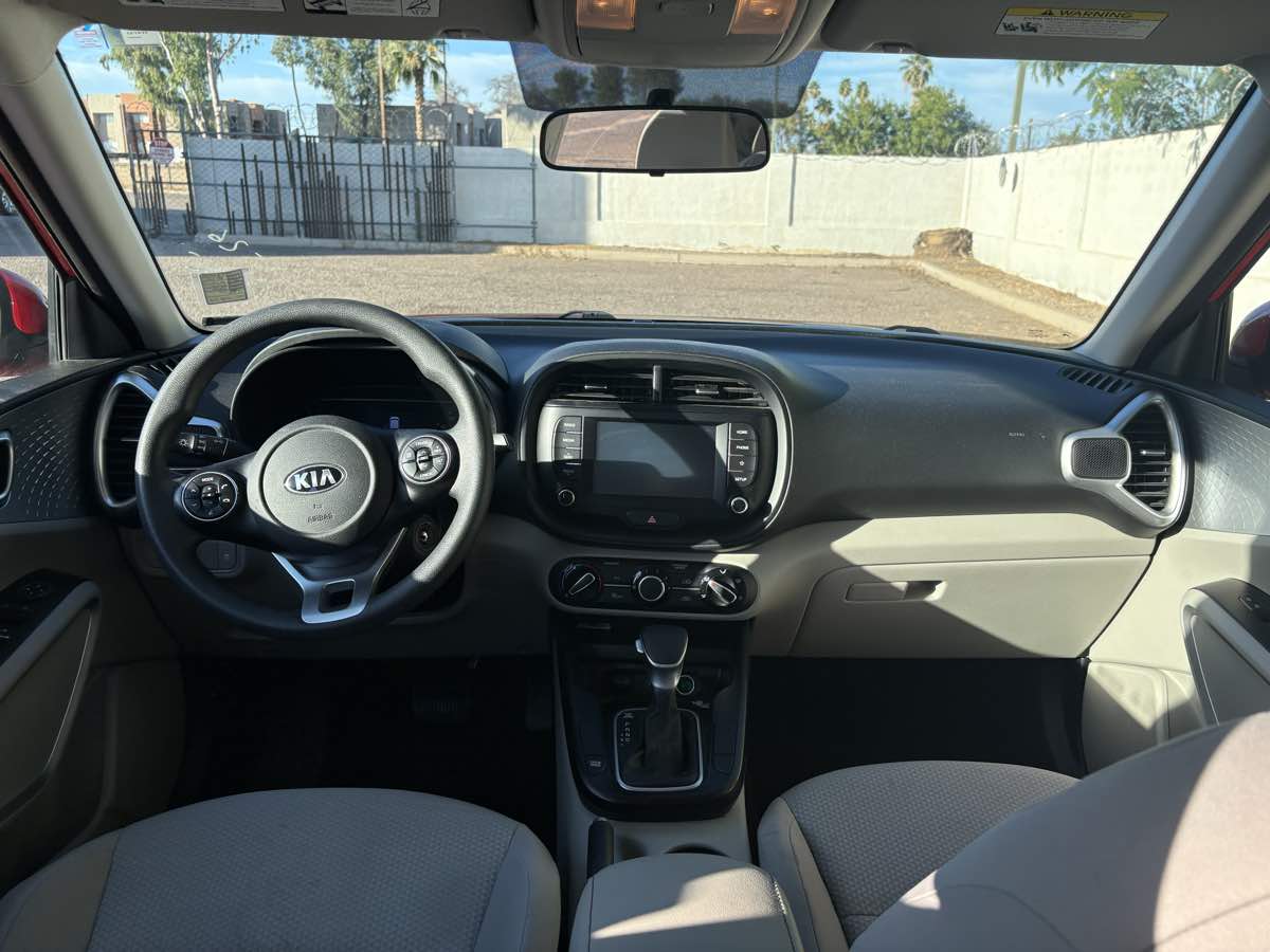 2020 Kia Soul LX - Photo 17