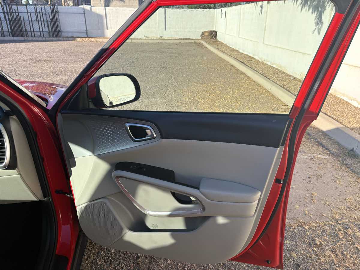 2020 Kia Soul LX - Photo 21