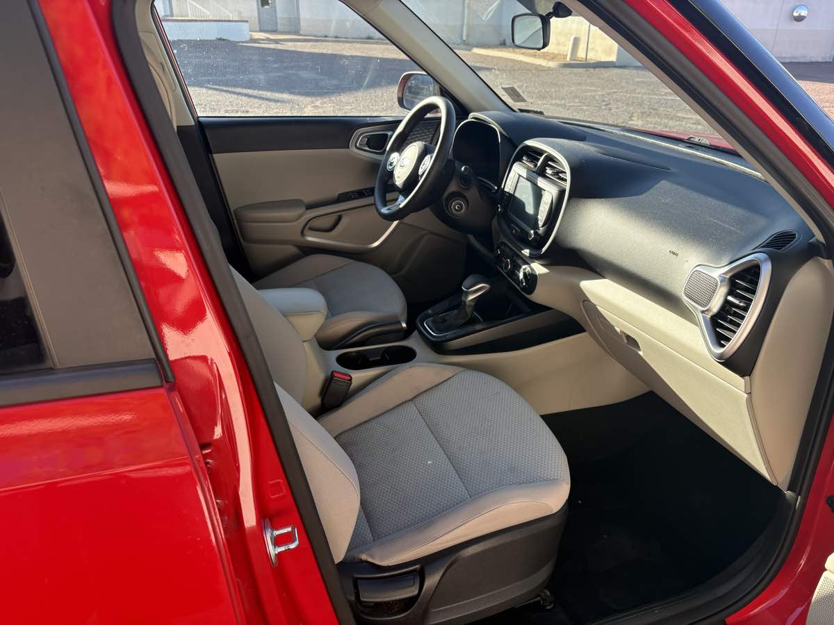 2020 Kia Soul LX - Photo 22