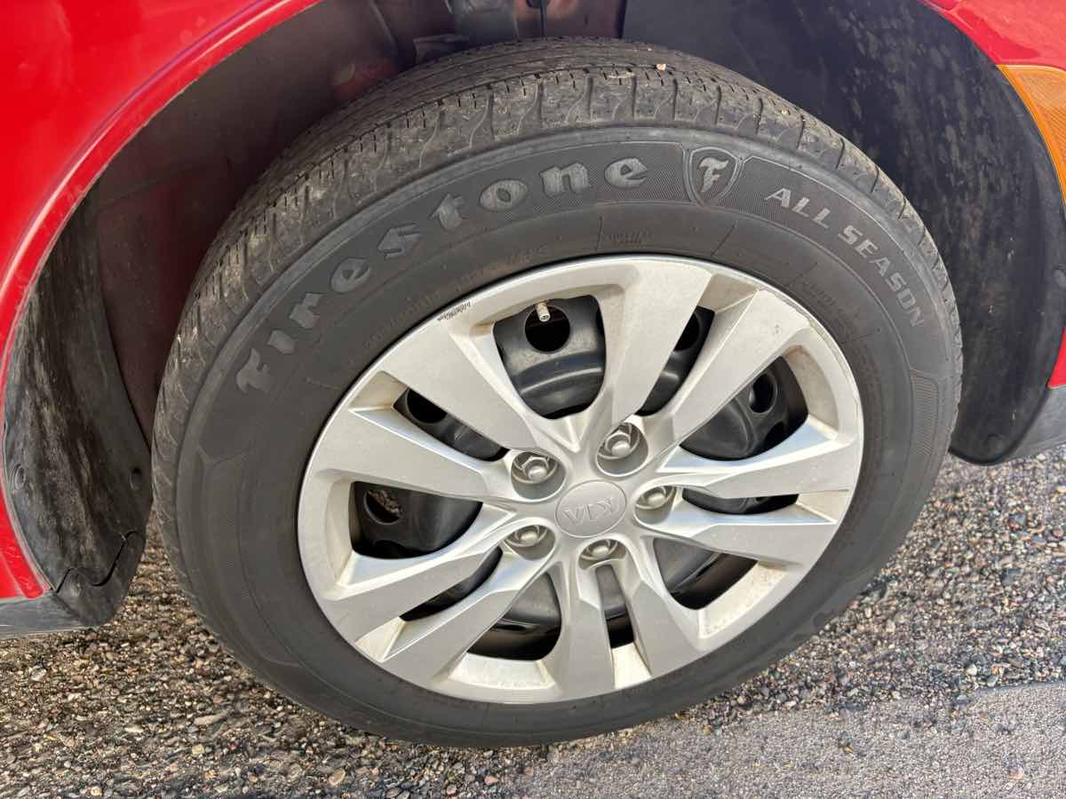 2020 Kia Soul LX - Photo 23