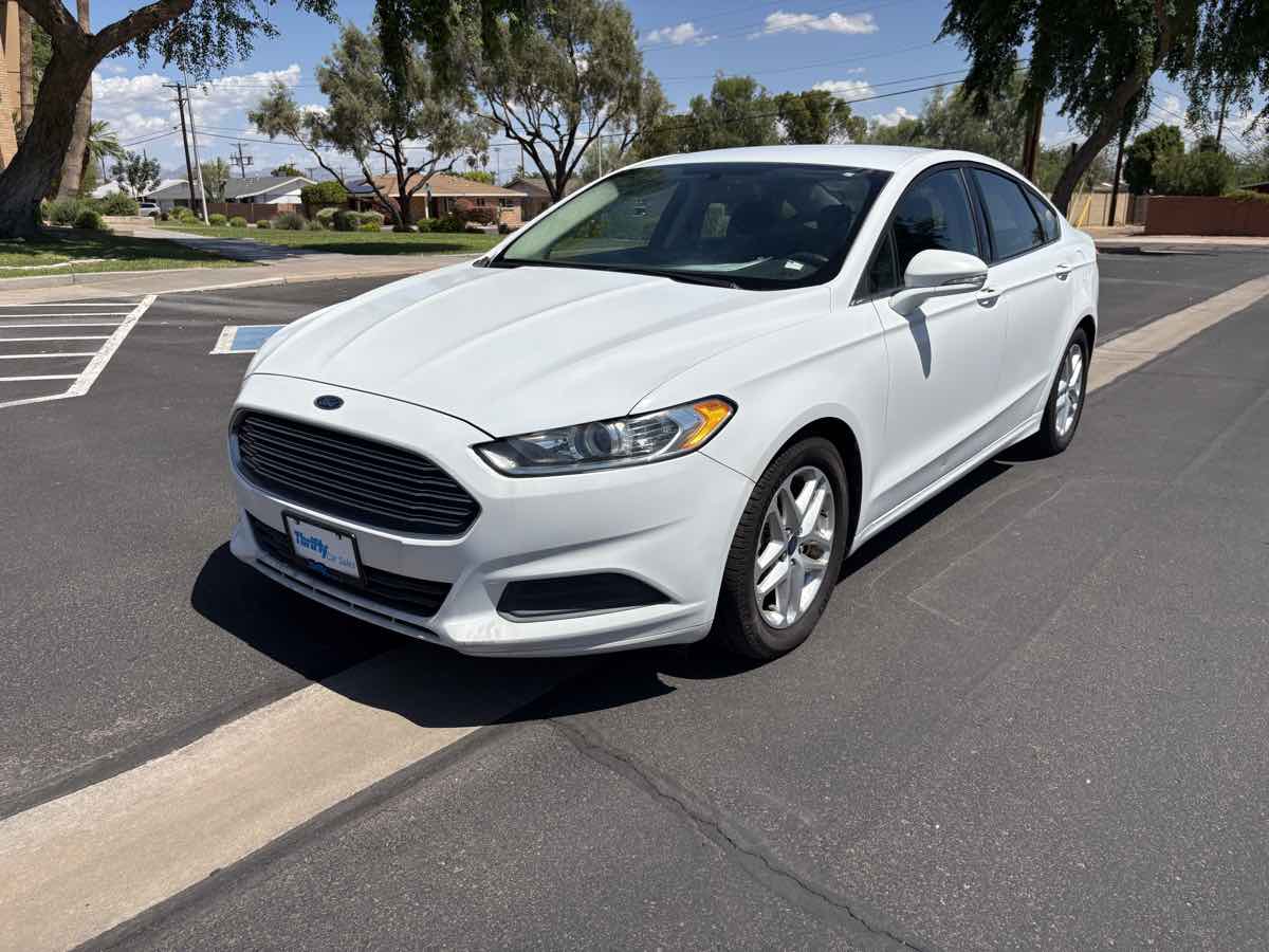 2015 Ford Fusion SE - Photo 2