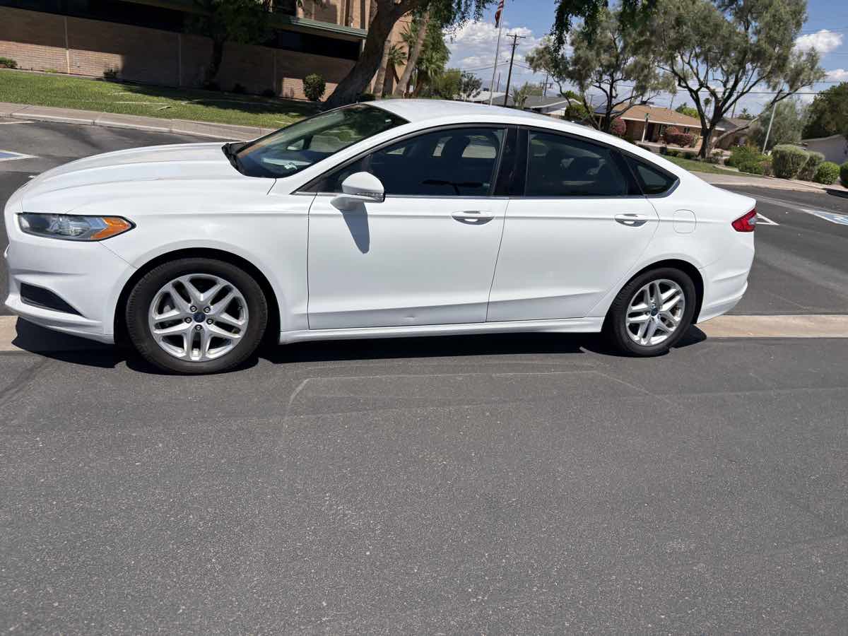 2015 Ford Fusion SE - Photo 3