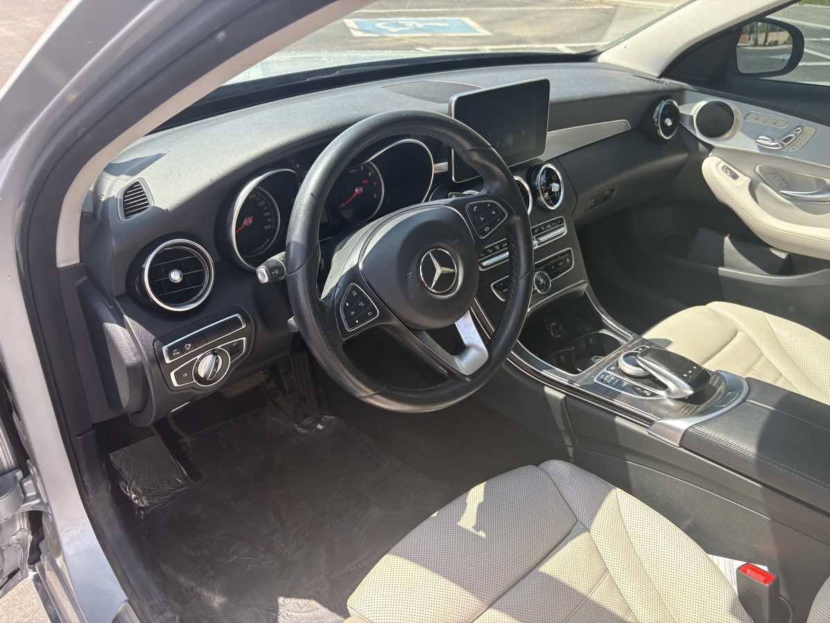 Mercedes-Benz c photo 13