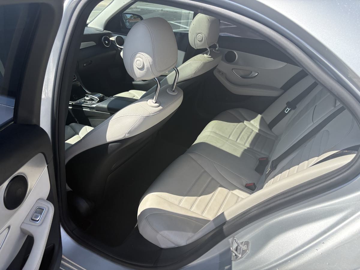 Mercedes-Benz c photo 15