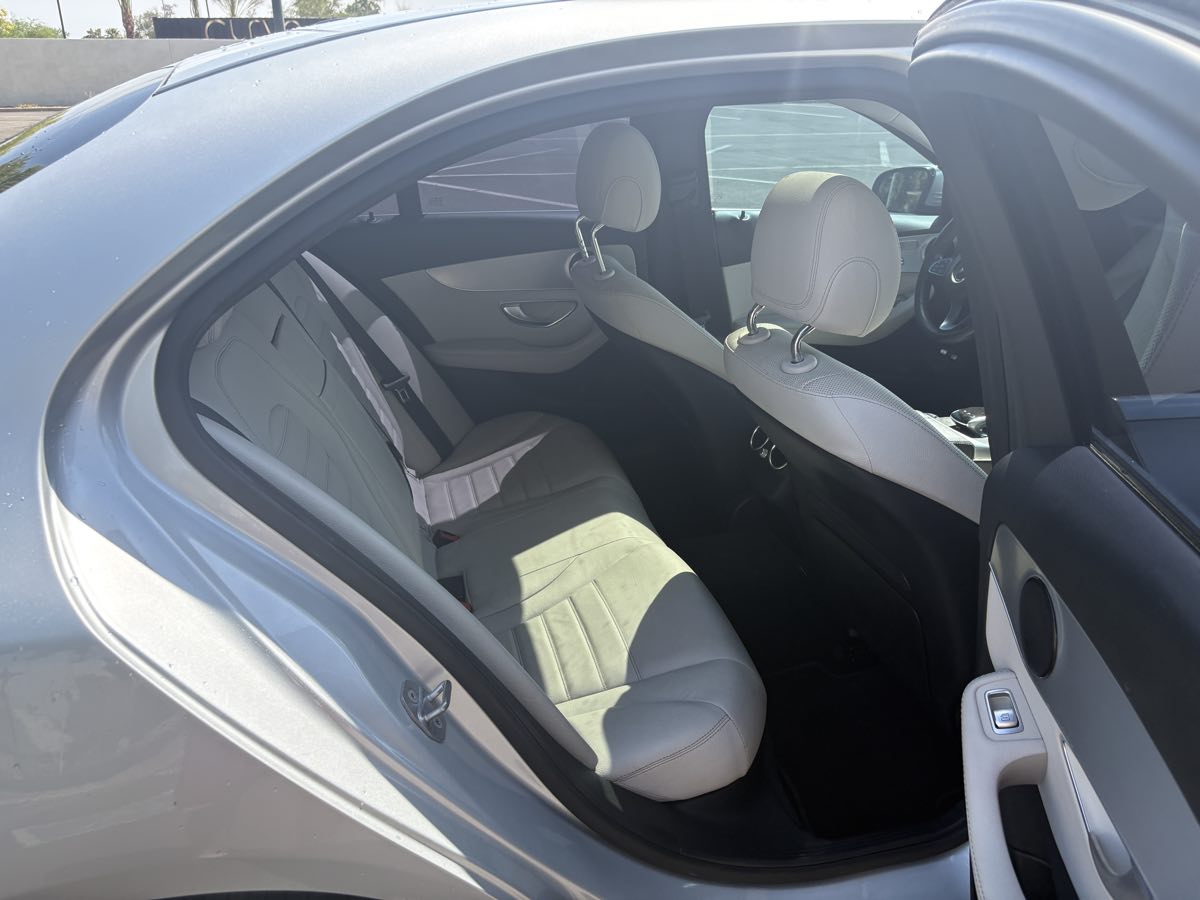Mercedes-Benz c photo 22