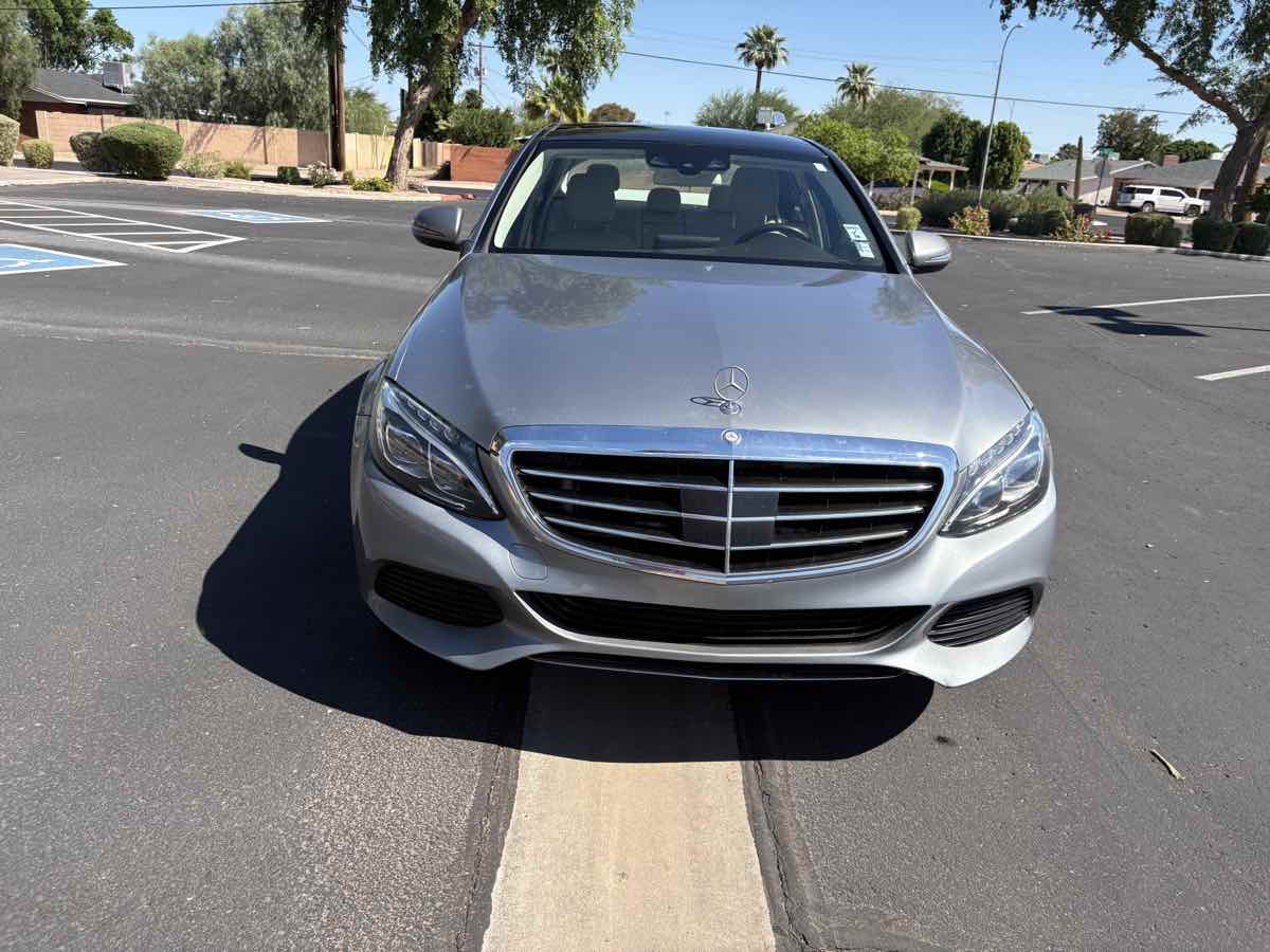 Mercedes-Benz C300 photo 9