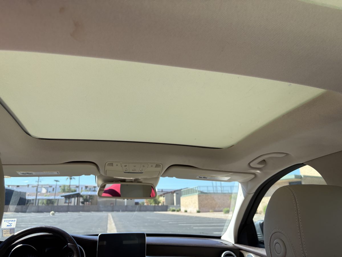 Mercedes-Benz C300 photo 16