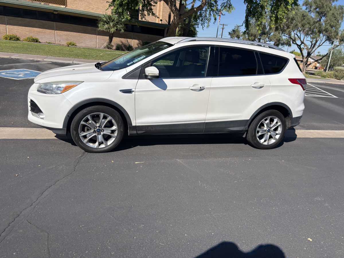 Ford Escape photo 3