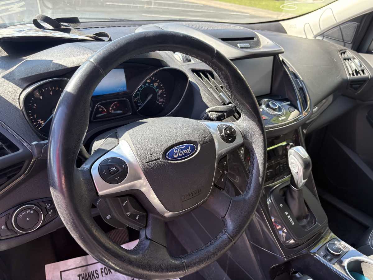 Ford Escape photo 14