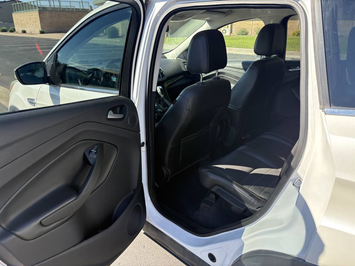 Ford Escape photo 16