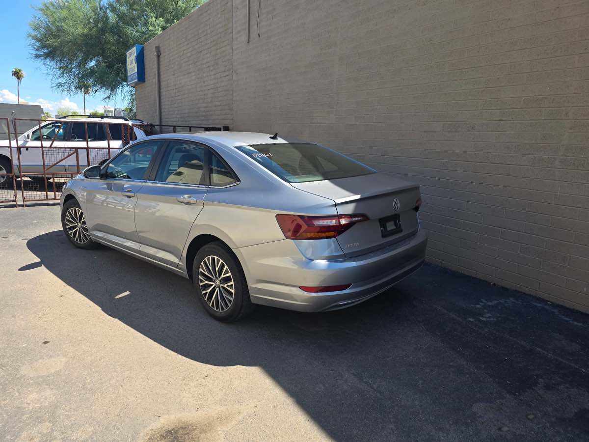 Volkswagen Jetta photo 3