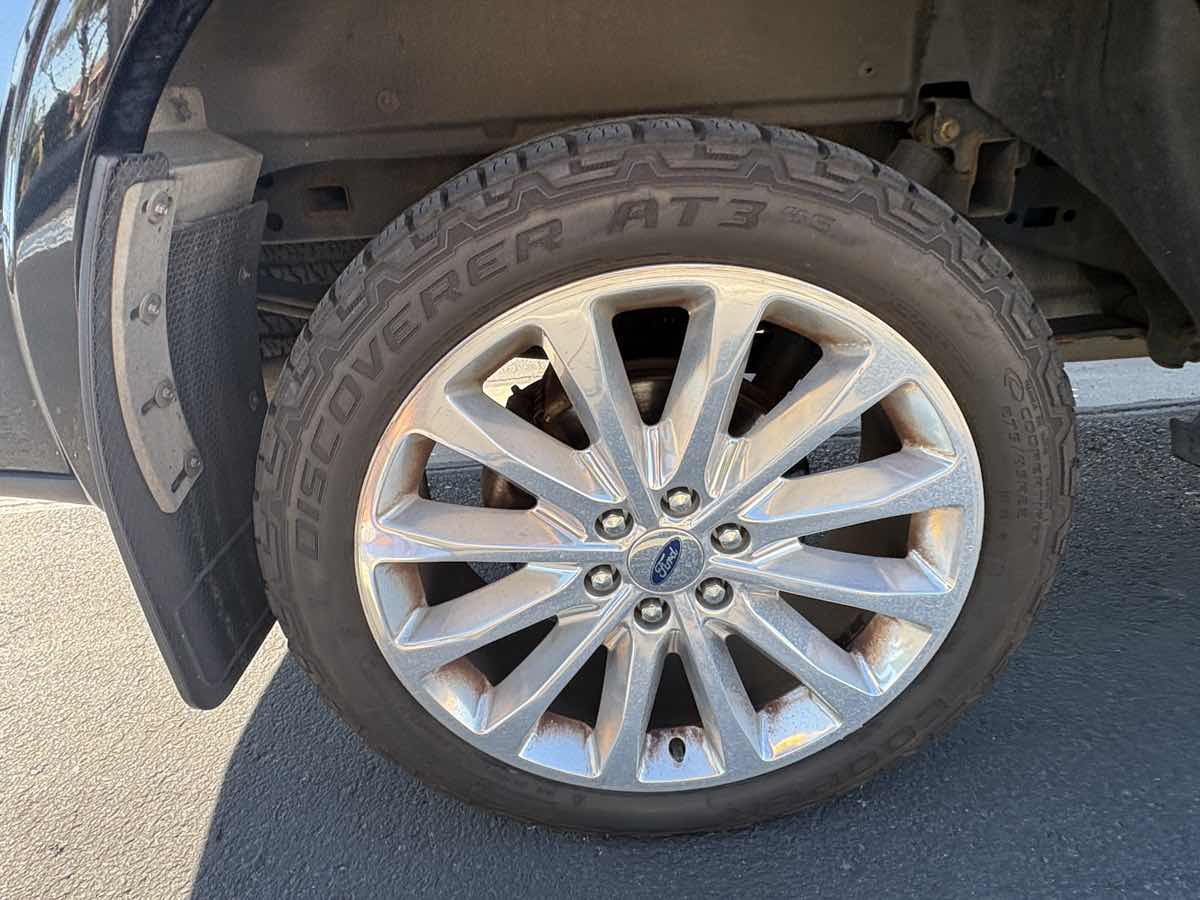 Ford F-150 photo 19