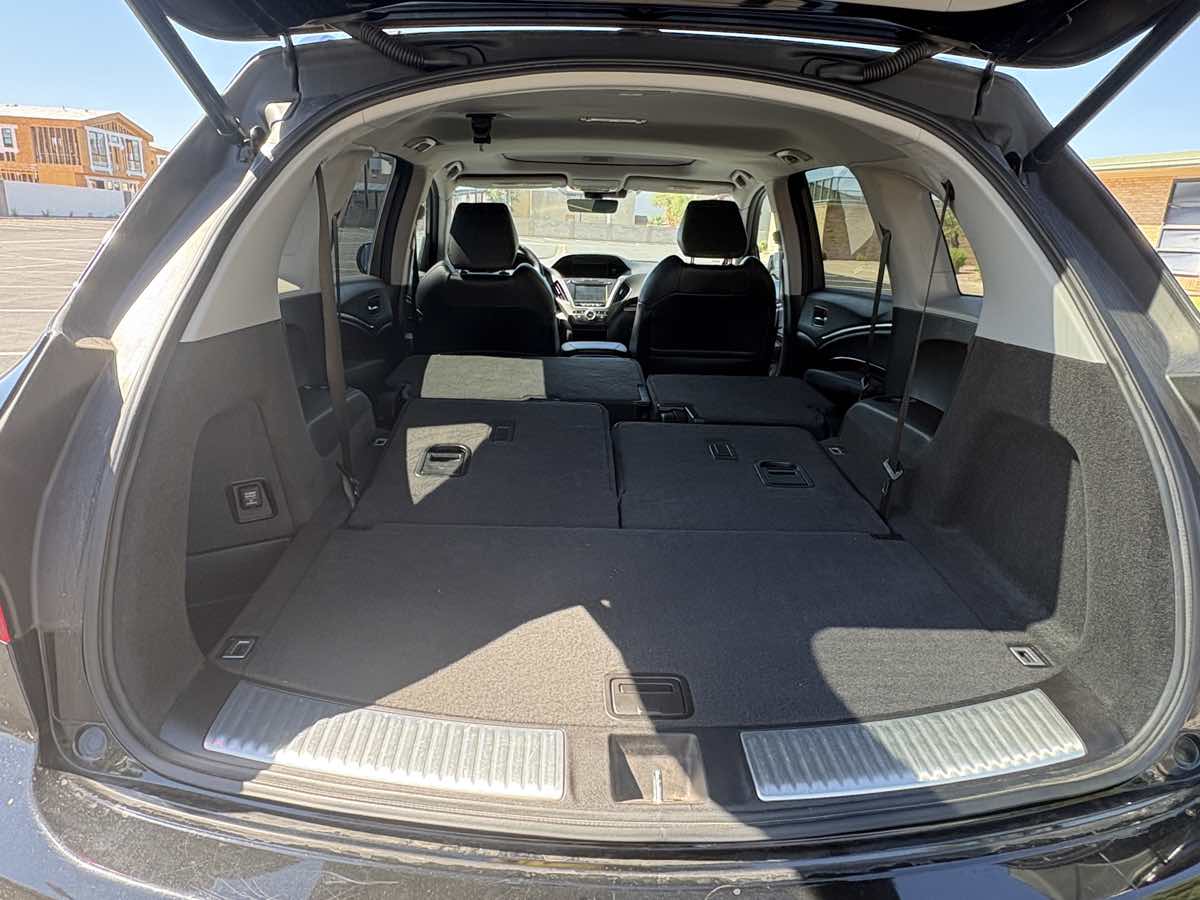 Acura MDX photo 16