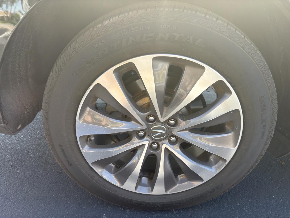 Acura MDX photo 17